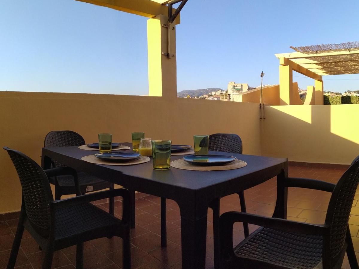 Malaga Yellow Duplex Free Parking And Terrace Exterior foto
